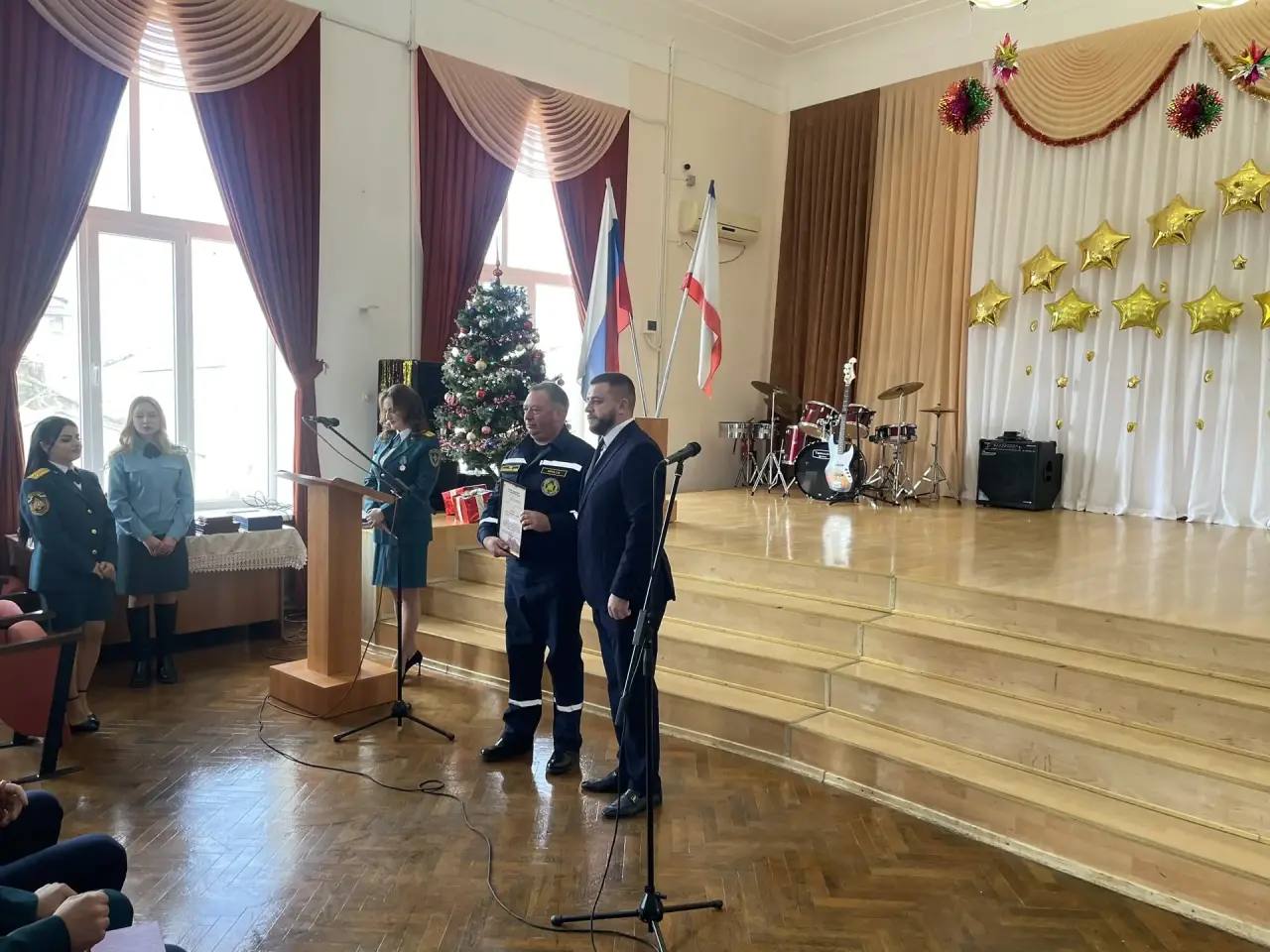 Кирилл Чебышев: Сегодня в городе Феодосия принял участие в торжественном мероприятии, приуроченном ко Дню спасателя Российской Федерации Кирилл Чебышев: Сегодня в городе Феодосия принял участие в торжественном мероприятии, приуроченном ко Дню спасателя Российской Федерации