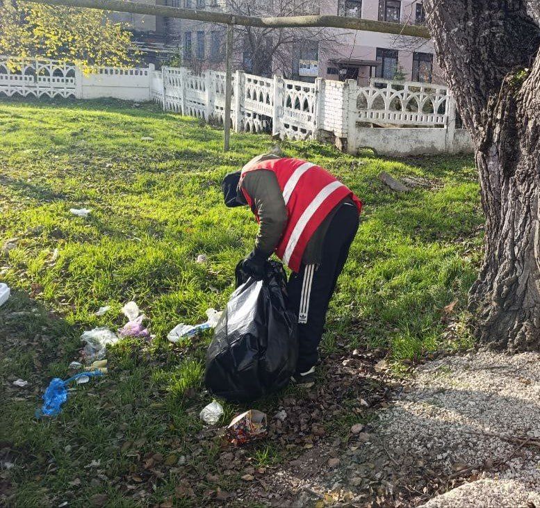 В Керчи ежедневно выполняется комплексная работа по санитарной очистке города