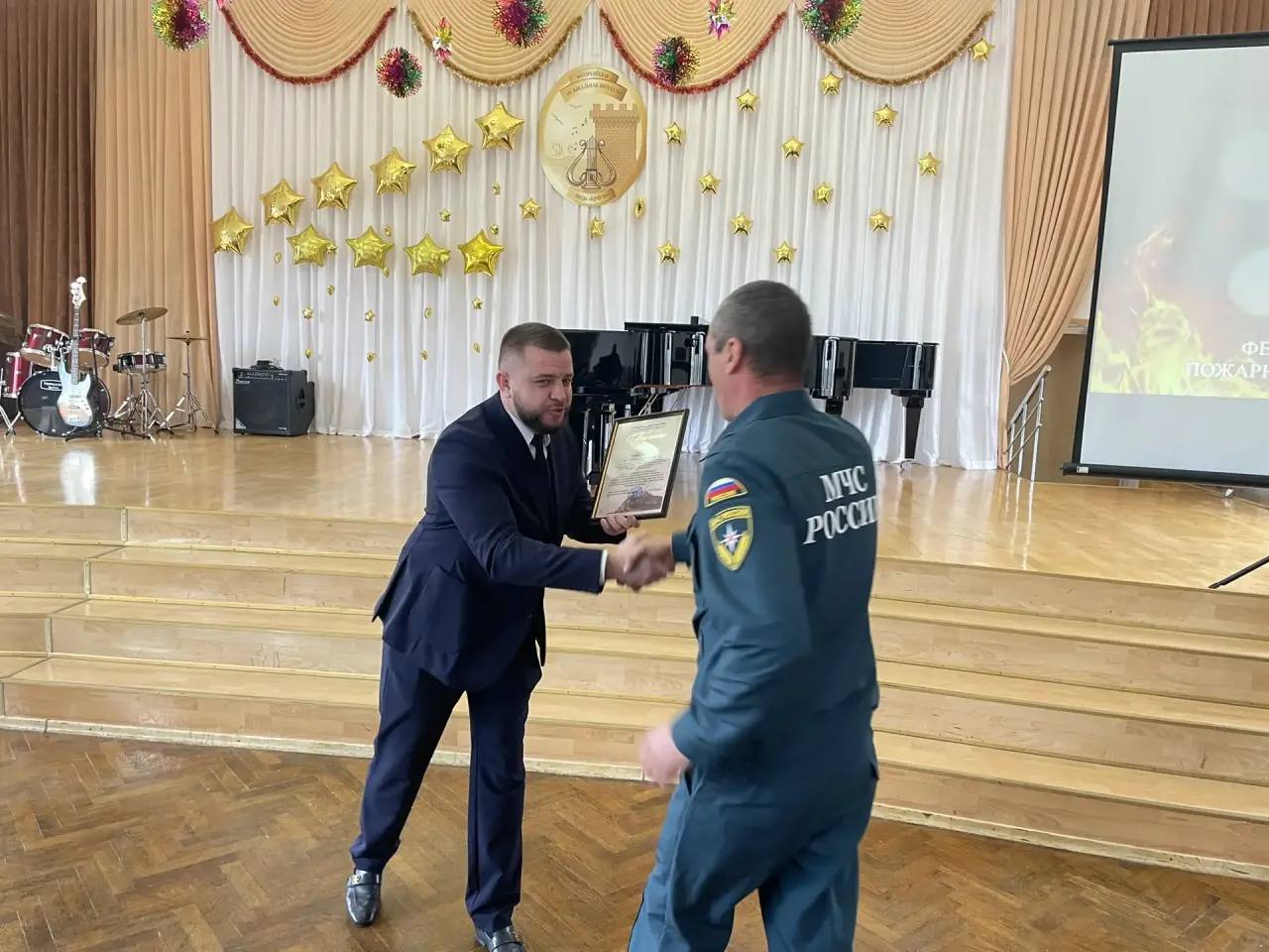 Кирилл Чебышев: Сегодня в городе Феодосия принял участие в торжественном мероприятии, приуроченном ко Дню спасателя Российской Федерации Кирилл Чебышев: Сегодня в городе Феодосия принял участие в торжественном мероприятии, приуроченном ко Дню спасателя Российской Федерации