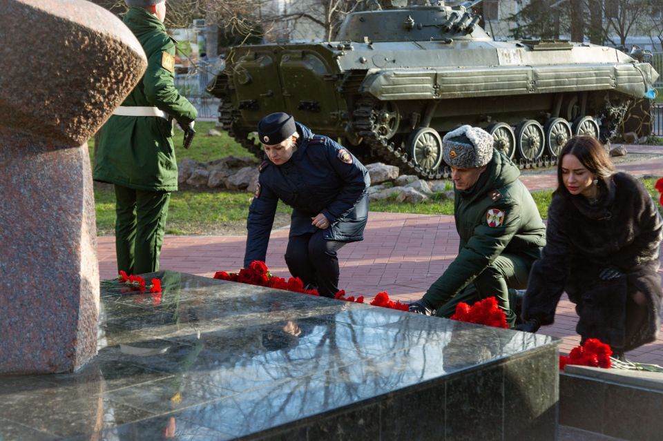 � ����� ������� ������ ������-������������������