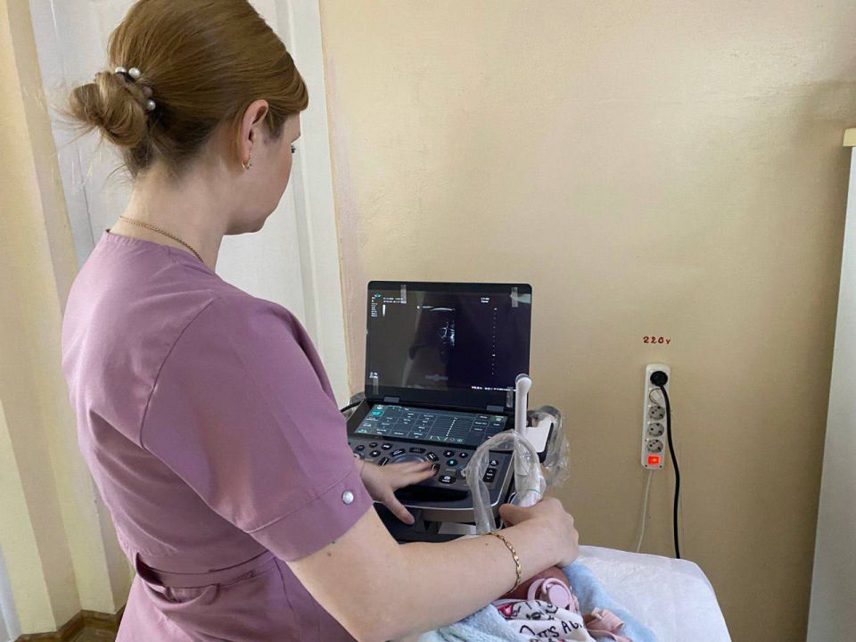 Симферопольский клинический роддом №1 дооснащен современным аппаратом УЗИ Симферопольский клинический роддом №1 дооснащен современным аппаратом УЗИ