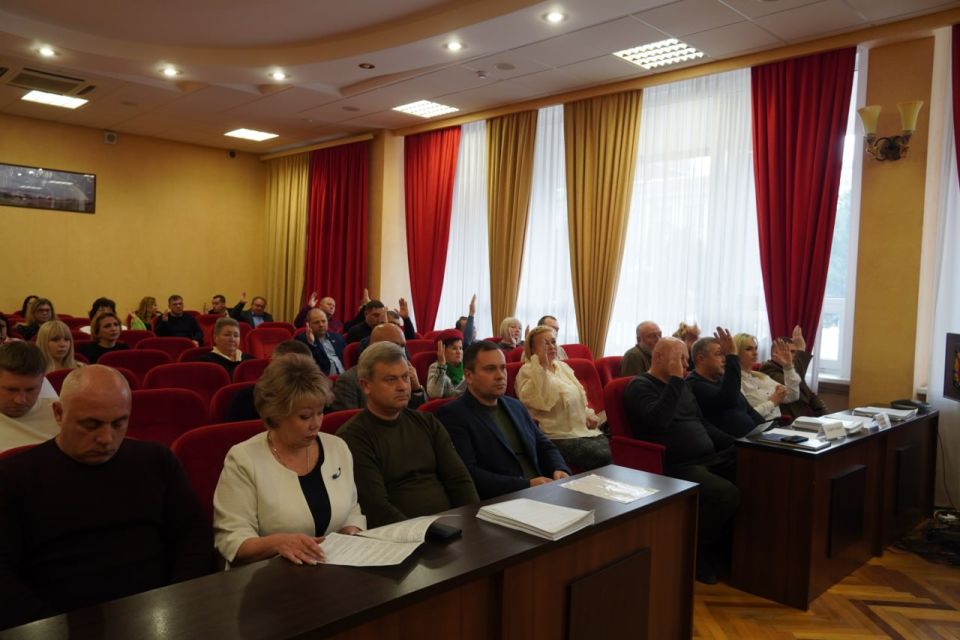 Глава администрации Керчи Олег Каторгин принял участие в работе 31-й сессии Керченского городского совета, на которой депутаты утвердили во втором чтении бюджет на 2026 год и плановый период 2027-2028 гг Глава администрации Керчи Олег Каторгин принял участие в работе 31-й сессии Керченского городского совета, на которой депутаты утвердили во втором чтении бюджет на 2026 год и плановый период 2027-2028 гг