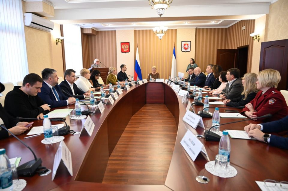 Валентина Радзивил удостоена Почётной грамоты Министерства финансов Республики Крым Валентина Радзивил удостоена Почётной грамоты Министерства финансов Республики Крым