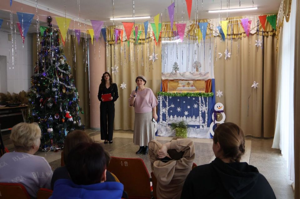 Денис Олейник: Сегодня вместе с депутатом Государственного Совета Республики Крым Жанной Хуторенко и председателем Раздольненского районного совета Татьяной Вышинской приняли участие в праздничном утреннике «Раз снежинка... Денис Олейник: Сегодня вместе с депутатом Государственного Совета Республики Крым Жанной Хуторенко и председателем Раздольненского районного совета Татьяной Вышинской приняли участие в праздничном утреннике «Раз снежинка...