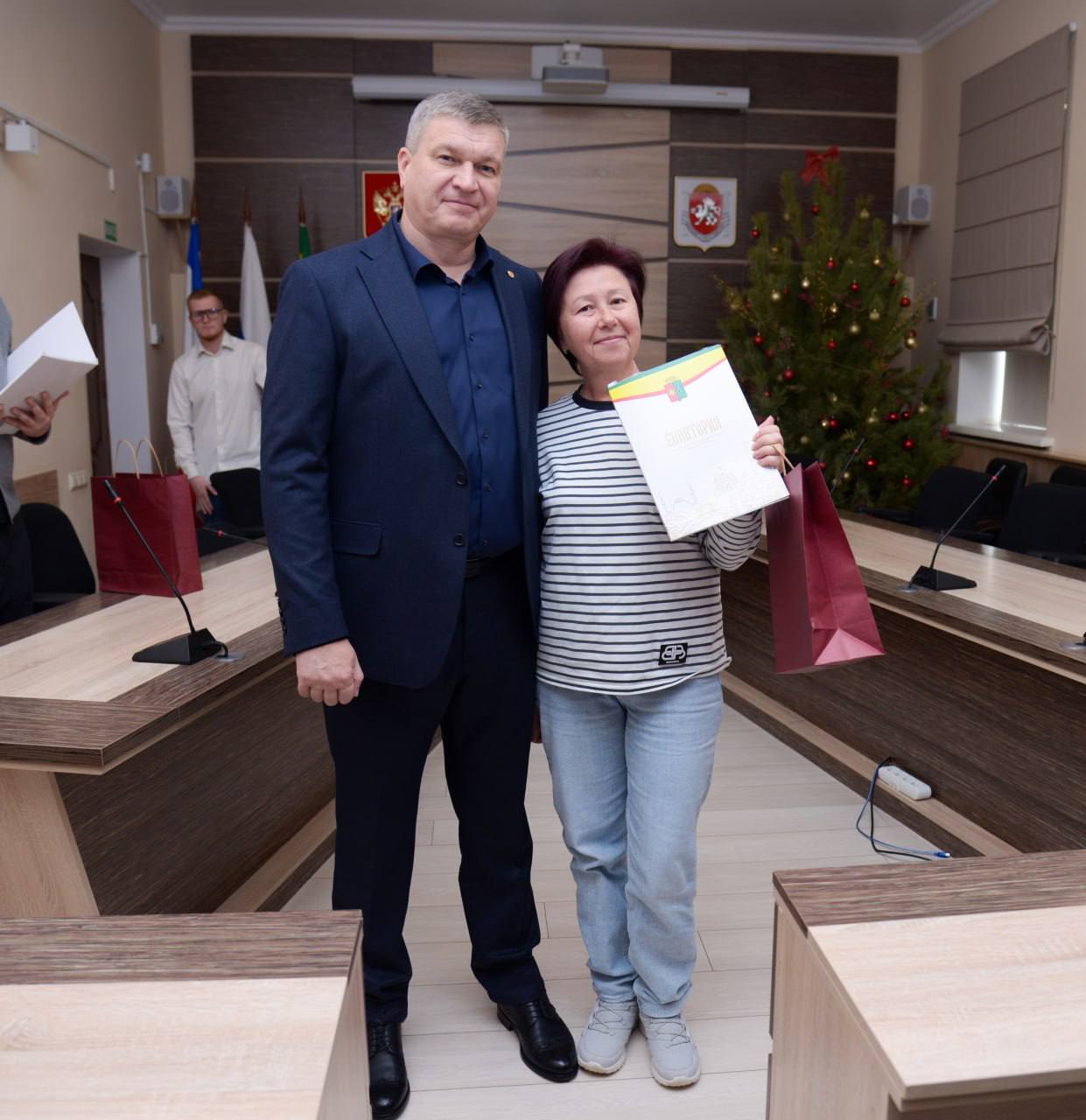 Александр Юрьев: Сегодня ещё 7 евпаторийцев стали собственниками квартир в новых, современных и красивых домах Александр Юрьев: Сегодня ещё 7 евпаторийцев стали собственниками квартир в новых, современных и красивых домах