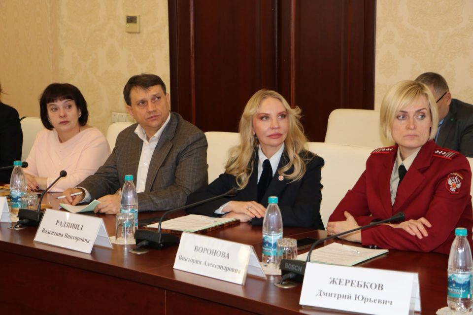 Вопросы повышения финансовой грамотности населения по-прежнему остаются актуальным приоритетом государственной политики Вопросы повышения финансовой грамотности населения по-прежнему остаются актуальным приоритетом государственной политики