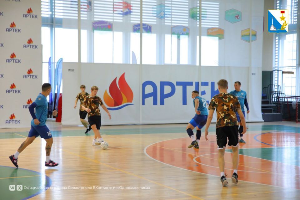 В «Артеке» прошёл товарищеский турнир по мини-футболу с военнослужащими 810-й бригады морской пехоты В «Артеке» прошёл товарищеский турнир по мини-футболу с военнослужащими 810-й бригады морской пехоты