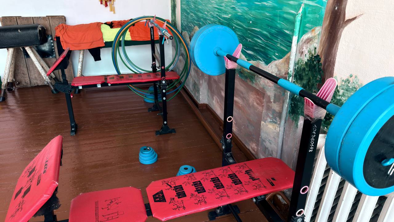 Антон Кравец: С рабочим визитом посетил школу в с.Уваровка. Совместно с директором Александром Синюком обсудили вопросы социально-экономического развития учреждения Антон Кравец: С рабочим визитом посетил школу в с.Уваровка. Совместно с директором Александром Синюком обсудили вопросы социально-экономического развития учреждения