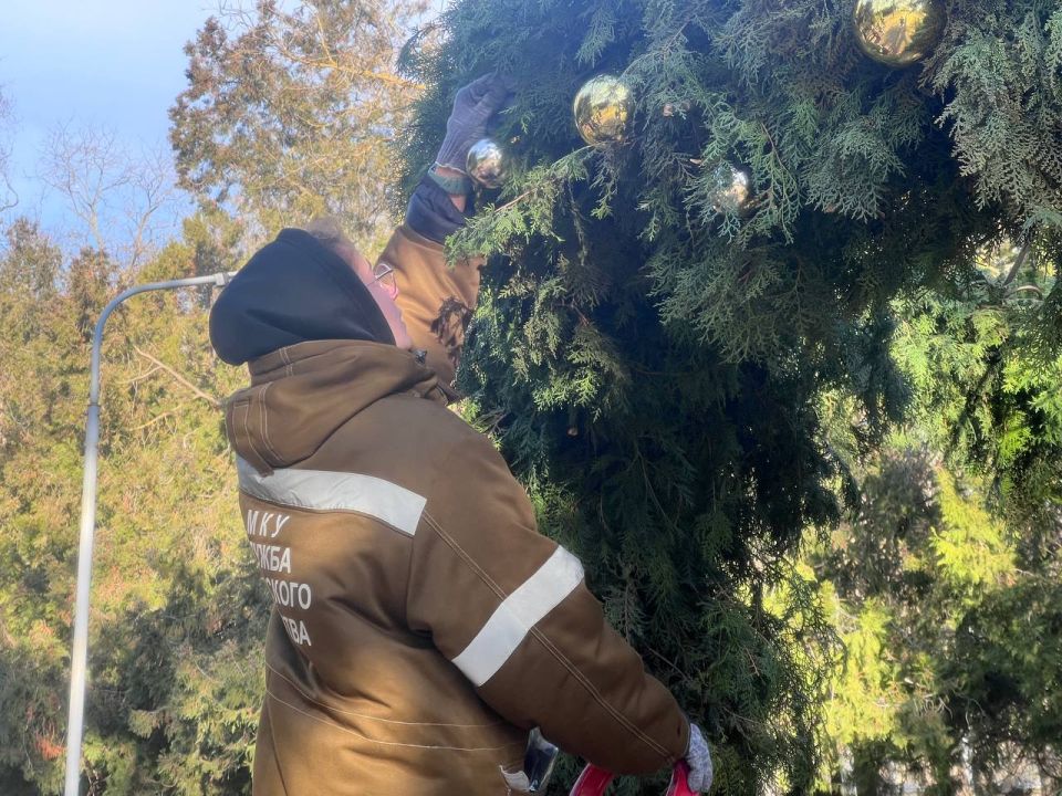 Керчь продолжает преображаться к праздникам Керчь продолжает преображаться к праздникам