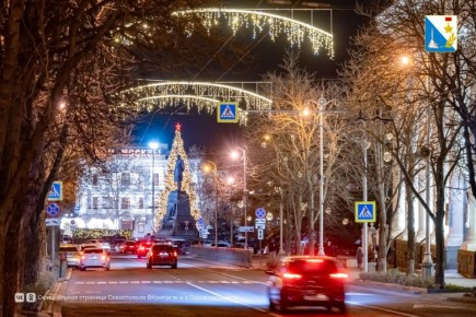 На площади Нахимова в праздничные дни закроют парковку