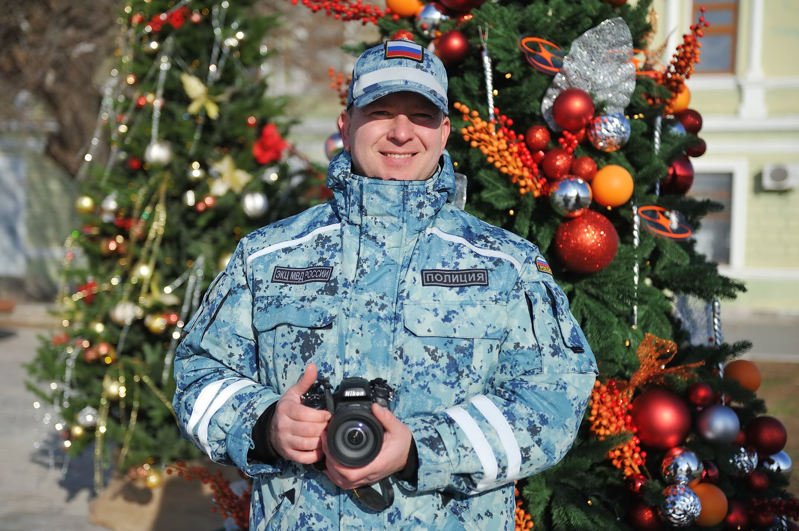 Праздничный отсчет с МВД по Республике Крым: до Нового года осталось 6 дней!