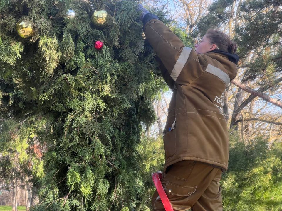 Керчь продолжает преображаться к праздникам Керчь продолжает преображаться к праздникам