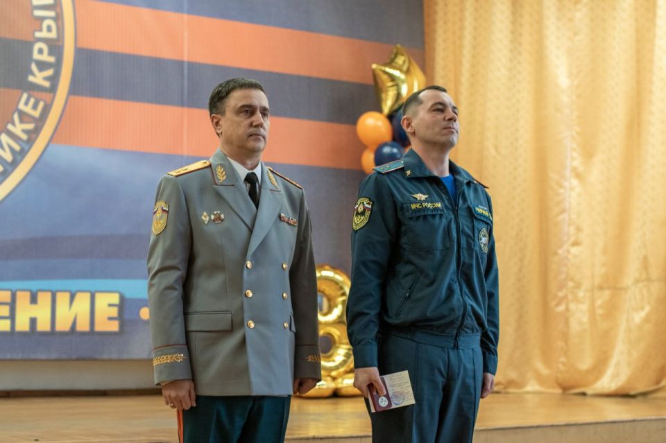 Михаил Афанасьев: Уважаемые сотрудники и ветераны МЧС, пожарных частей и служб спасения! Сердечно поздравляю вас с профессиональным праздником — Днем спасателя Российской Федерации! Михаил Афанасьев: Уважаемые сотрудники и ветераны МЧС, пожарных частей и служб спасения! Сердечно поздравляю вас с профессиональным праздником — Днем спасателя Российской Федерации!