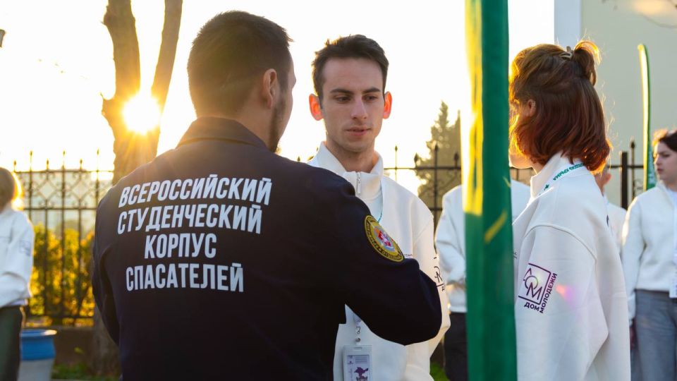 Алексей Зинченко: Сегодня отмечается День спасателя — праздник тех, кто каждый день рискует своей жизнью ради спасения других Алексей Зинченко: Сегодня отмечается День спасателя — праздник тех, кто каждый день рискует своей жизнью ради спасения других