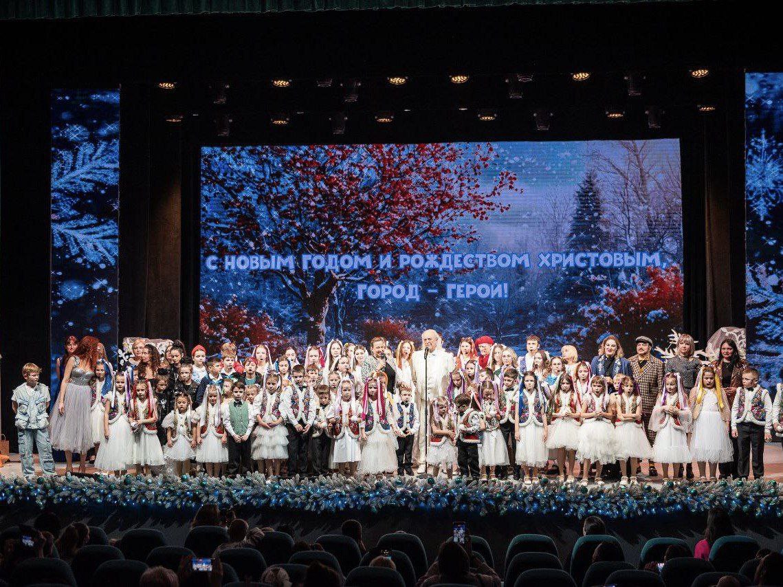 Артисты севастопольского детского театра и Илья Резник выступили на сцене МКЦ «Бухта Казачья» Артисты севастопольского детского театра и Илья Резник выступили на сцене МКЦ «Бухта Казачья»