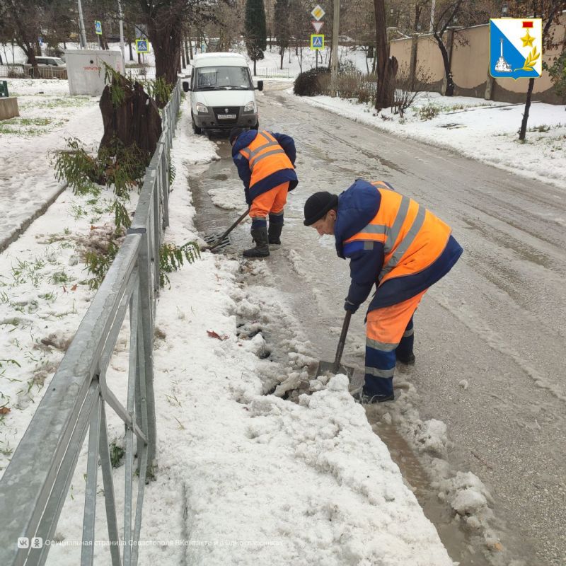 «Водоканал» в усиленном режиме очищает городские ливнёвые сети «Водоканал» в усиленном режиме очищает городские ливнёвые сети
