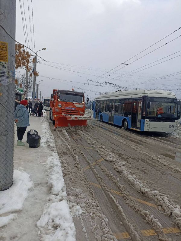 Михаил Развожаев: На заключительном в этом году заседании Правительства Севастополя обсудили с подчинёнными вопросы ликвидации последствий непогоды Михаил Развожаев: На заключительном в этом году заседании Правительства Севастополя обсудили с подчинёнными вопросы ликвидации последствий непогоды