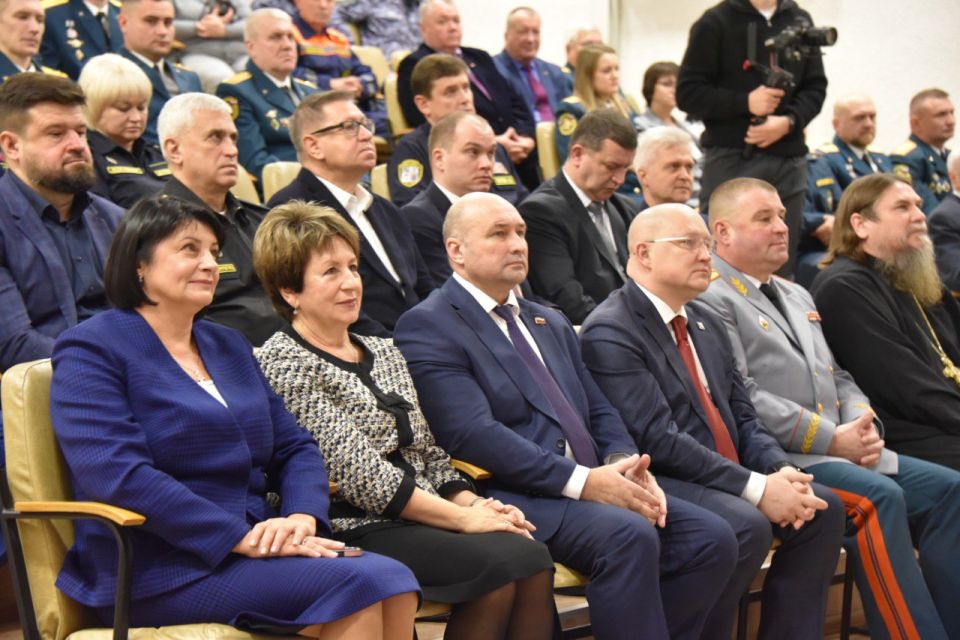 Екатерина Алтабаева: Поздравила севастопольских спасателей с профессиональным праздником Екатерина Алтабаева: Поздравила севастопольских спасателей с профессиональным праздником