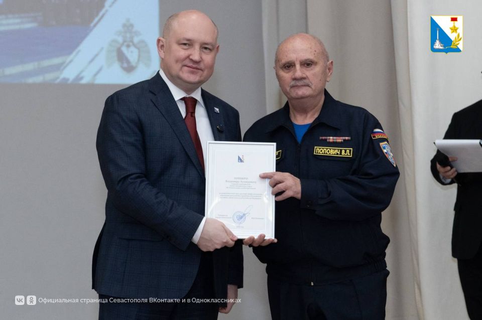 Губернатор Михаил Развожаев поздравил спасателей с профессиональным праздником Губернатор Михаил Развожаев поздравил спасателей с профессиональным праздником