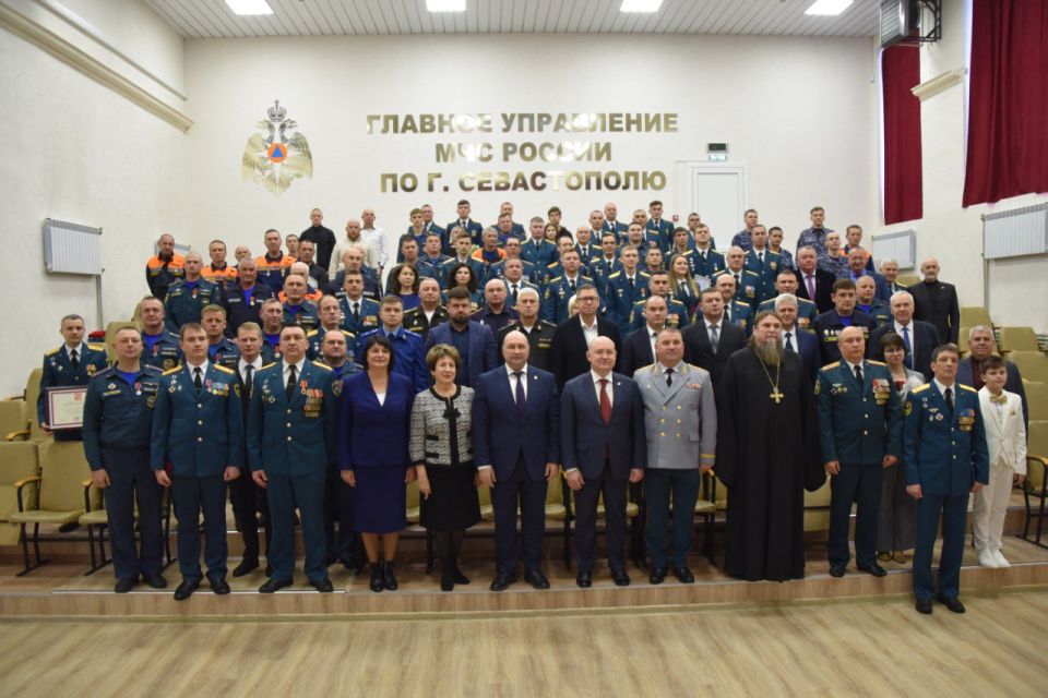 Екатерина Алтабаева: Поздравила севастопольских спасателей с профессиональным праздником Екатерина Алтабаева: Поздравила севастопольских спасателей с профессиональным праздником