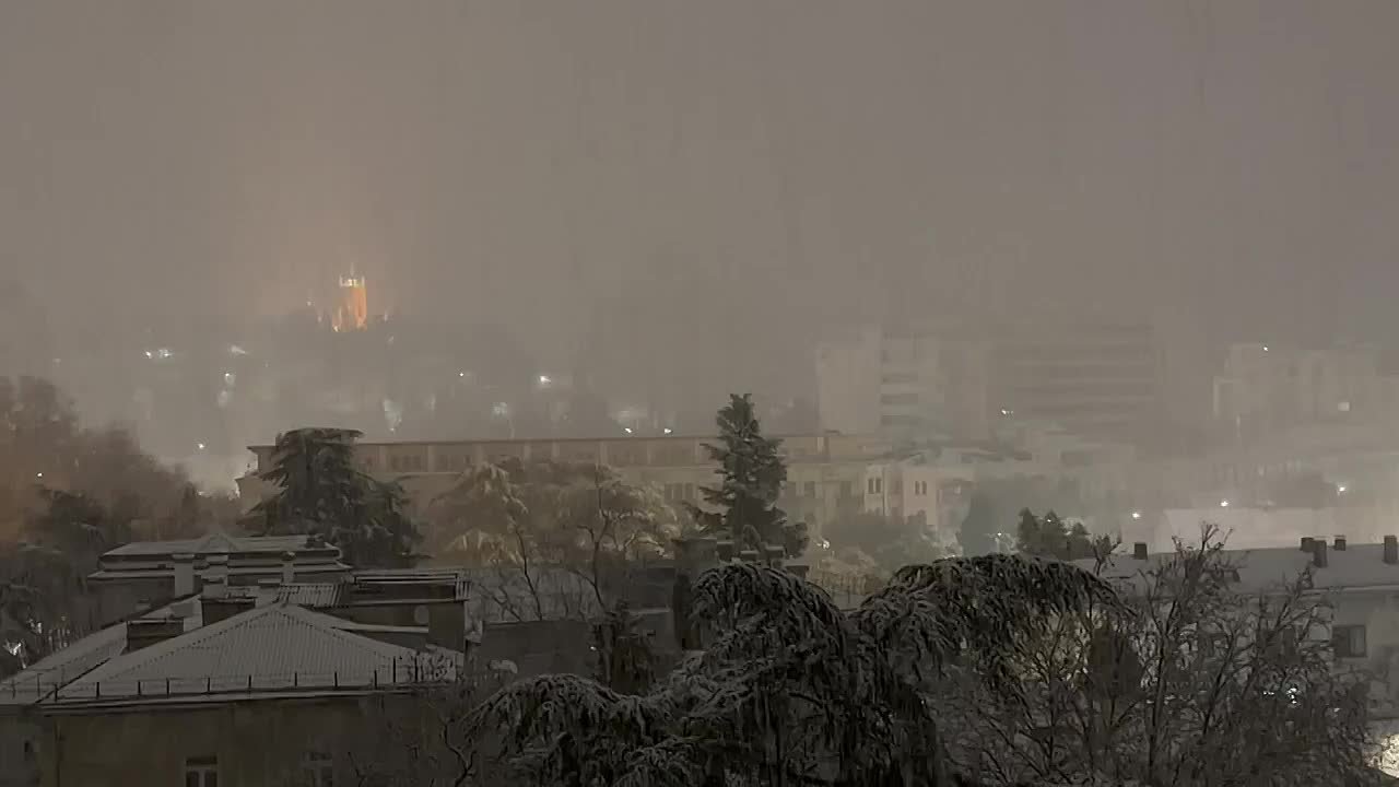 Янина Павленко: С добрым утром, любимый город! Ялта встречает последний понедельник этого года по-настоящему зимней погодой