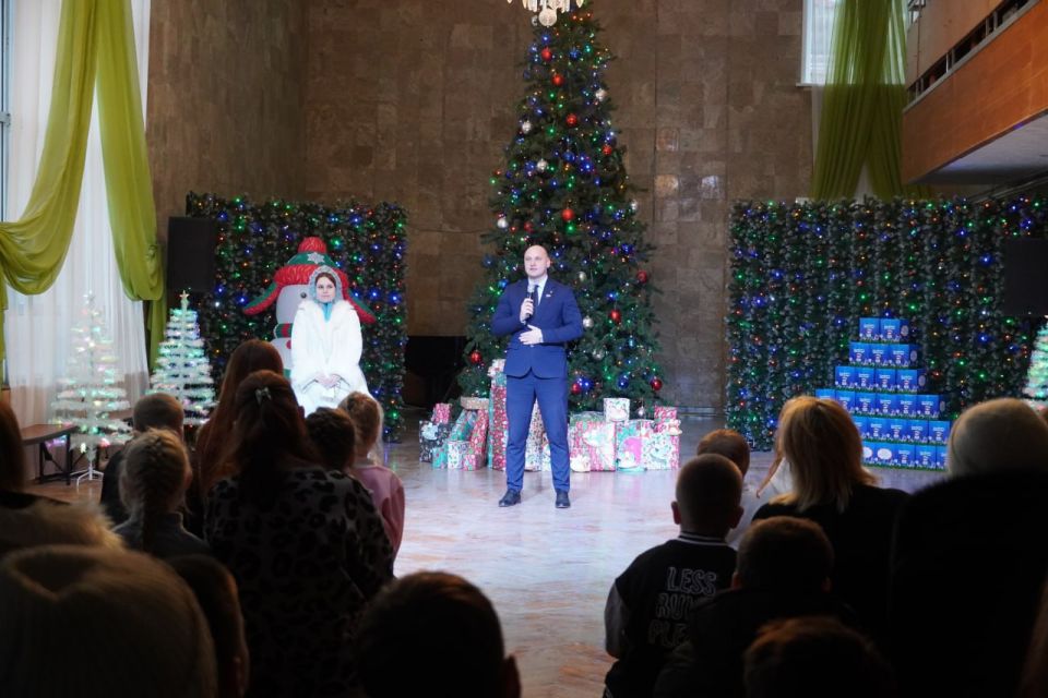 В Керчи подвели итоги всероссийской акции "Елка желаний" В Керчи подвели итоги всероссийской акции "Елка желаний"