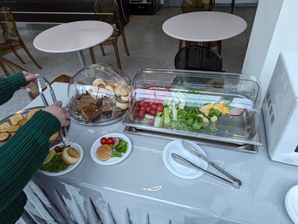 В ходе прокурорской проверки вскрыты нарушения при организации общественного питания в международном аэропорту Минеральные Воды