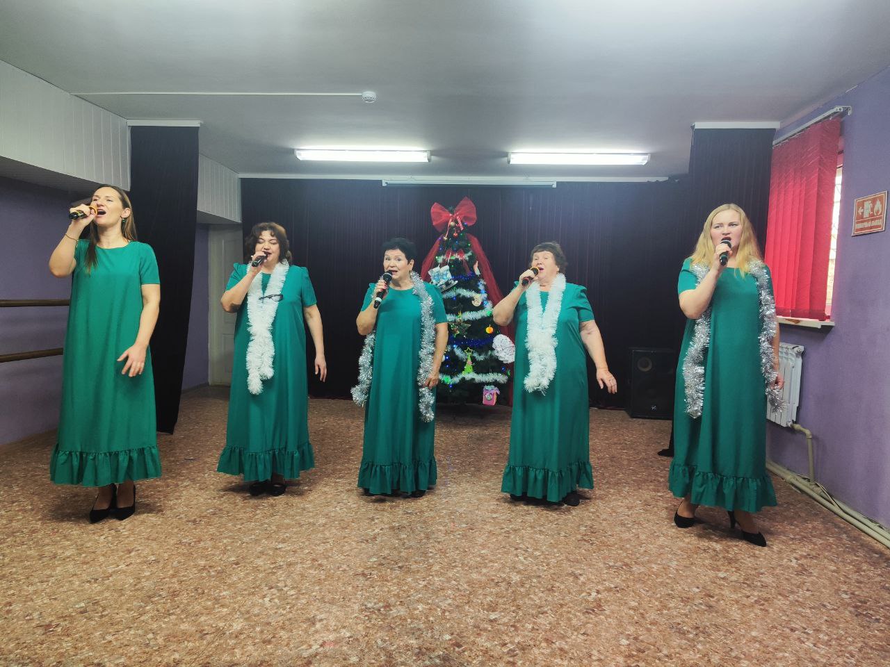 Новогоднее настроение в поселках