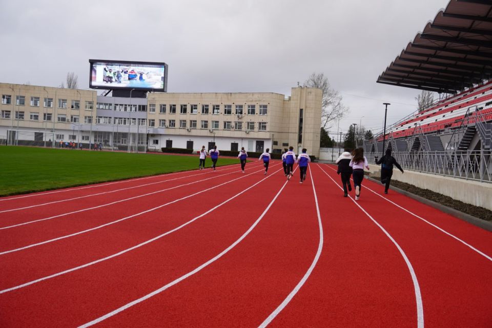 В Керчи торжественно открыли стадион им. 50-летия Октября после масштабного обновления В Керчи торжественно открыли стадион им. 50-летия Октября после масштабного обновления