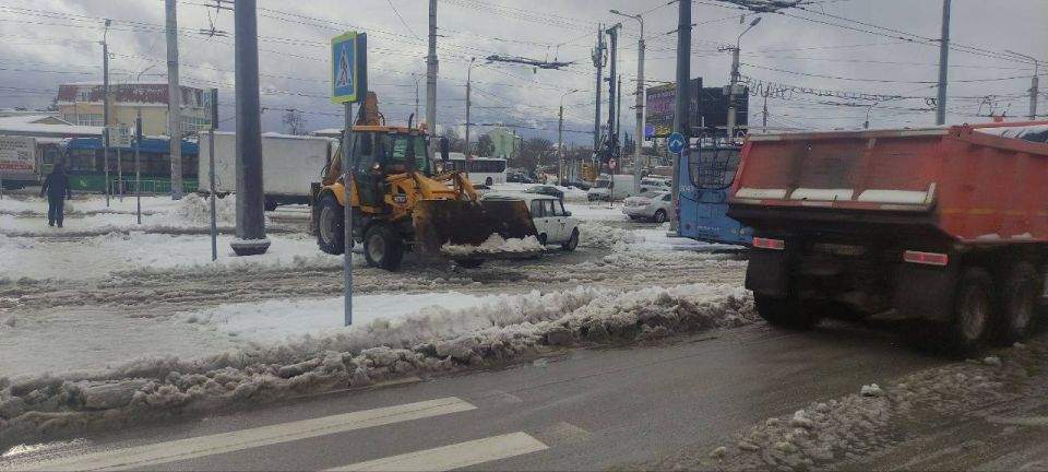 Михаил Развожаев: На заключительном в этом году заседании Правительства Севастополя обсудили с подчинёнными вопросы ликвидации последствий непогоды Михаил Развожаев: На заключительном в этом году заседании Правительства Севастополя обсудили с подчинёнными вопросы ликвидации последствий непогоды