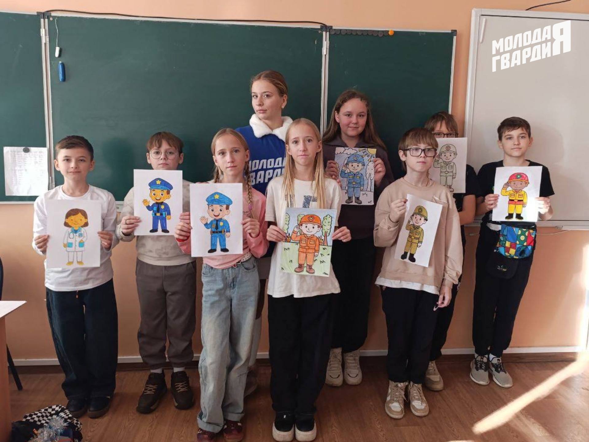 Молодогвардейцы Евпатории провели мероприятия ко Дню спасателя Молодогвардейцы Евпатории провели мероприятия ко Дню спасателя