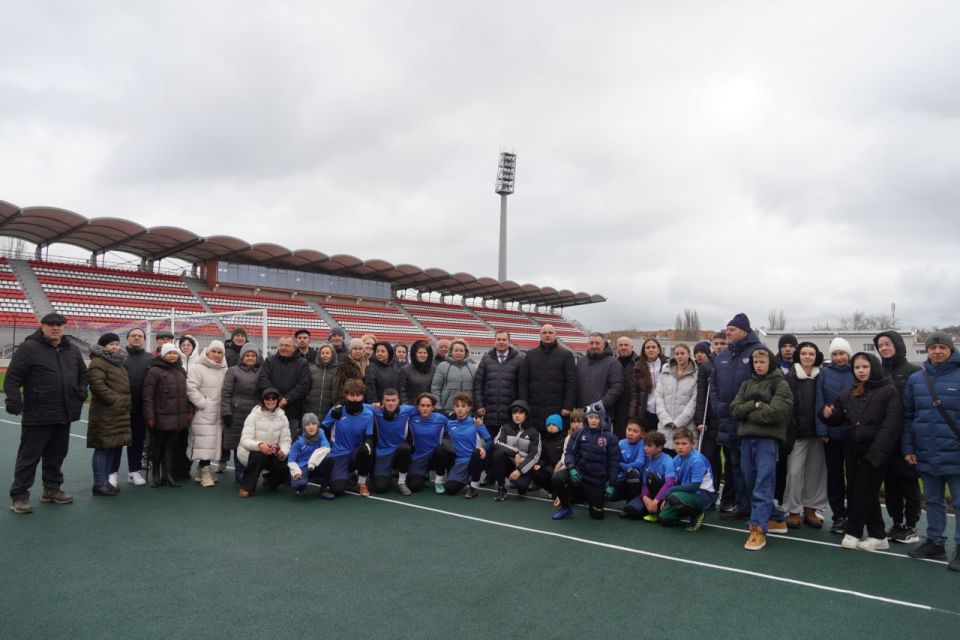 В Керчи торжественно открыли стадион им. 50-летия Октября после масштабного обновления В Керчи торжественно открыли стадион им. 50-летия Октября после масштабного обновления