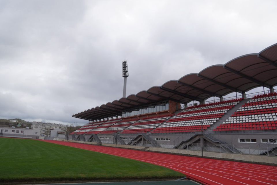 В Керчи торжественно открыли стадион им. 50-летия Октября после масштабного обновления В Керчи торжественно открыли стадион им. 50-летия Октября после масштабного обновления