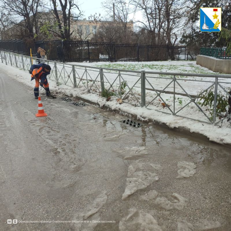 «Водоканал» в усиленном режиме очищает городские ливнёвые сети «Водоканал» в усиленном режиме очищает городские ливнёвые сети