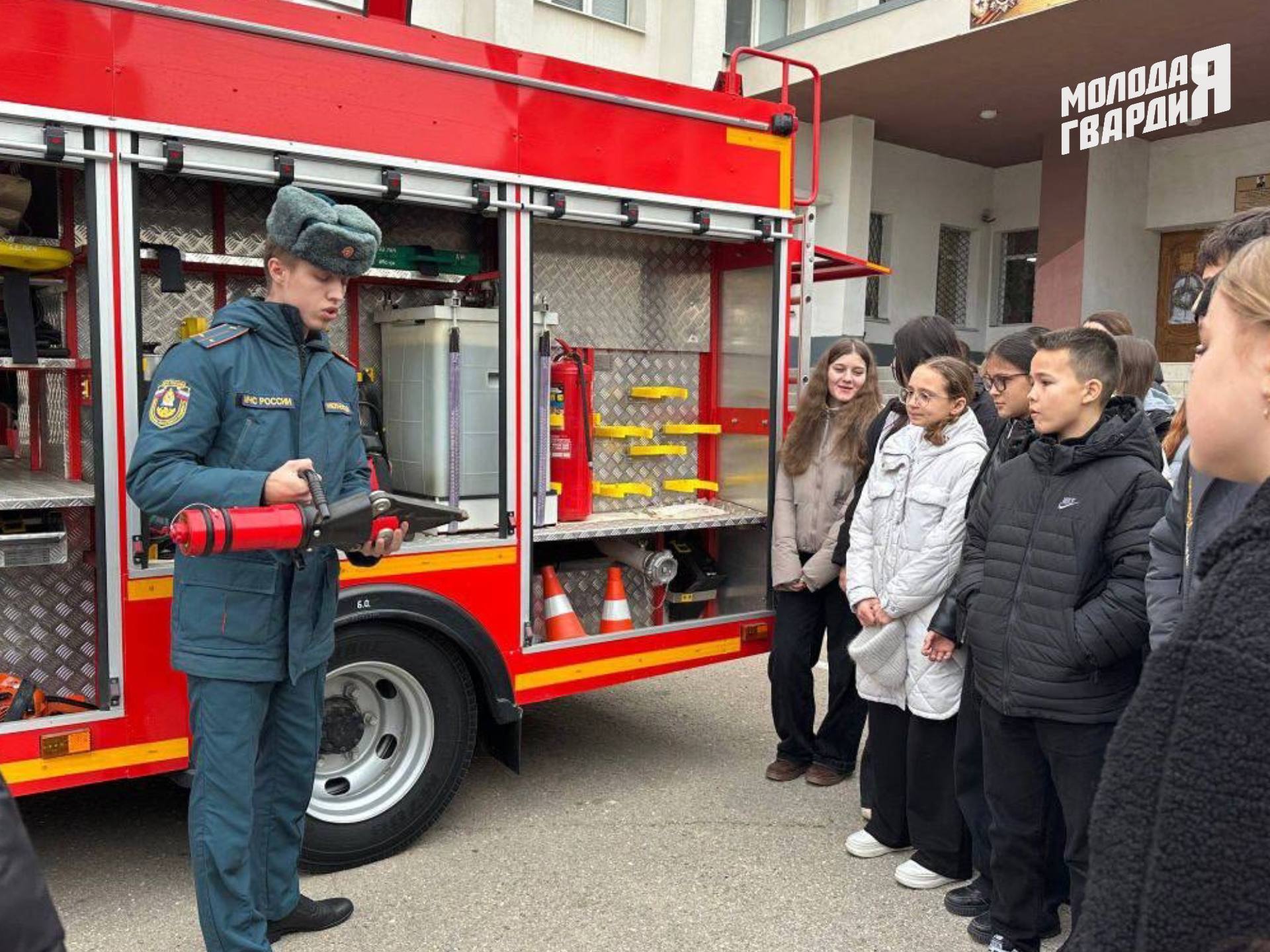 Молодогвардейцы Евпатории провели мероприятия ко Дню спасателя