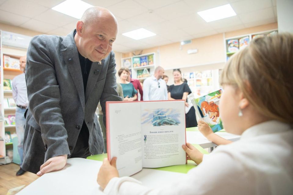 Владимир Немцев: Сегодня свой День Рождения отмечает Губернатор города Севастополя Михаил Владимирович Развожаев Владимир Немцев: Сегодня свой День Рождения отмечает Губернатор города Севастополя Михаил Владимирович Развожаев