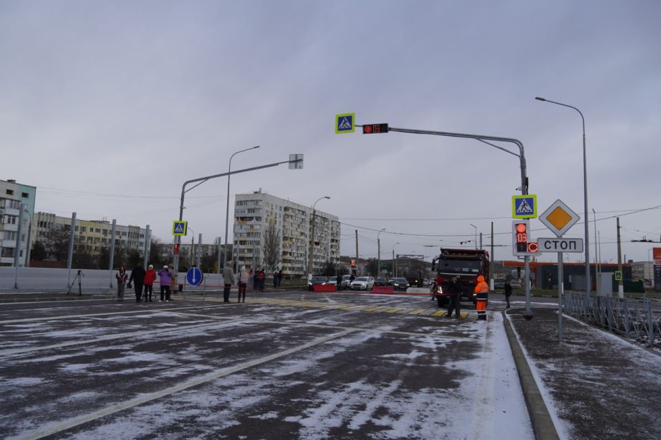 В Керчи торжественно запустили рабочее движение по обновленному путепроводу на шоссе Героев Сталинграда В Керчи торжественно запустили рабочее движение по обновленному путепроводу на шоссе Героев Сталинграда