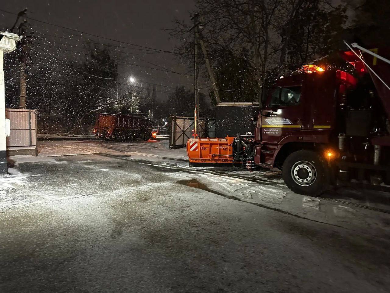 В Крыму 66 единиц спецтехники очищает дороги от снега