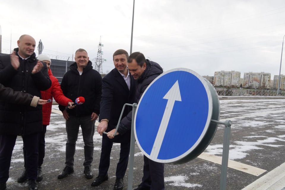 В Керчи торжественно запустили рабочее движение по обновленному путепроводу на шоссе Героев Сталинграда В Керчи торжественно запустили рабочее движение по обновленному путепроводу на шоссе Героев Сталинграда