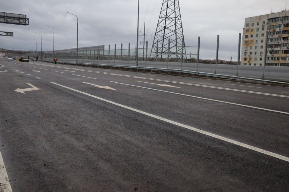 В Керчи торжественно запустили рабочее движение по обновленному путепроводу на шоссе Героев Сталинграда В Керчи торжественно запустили рабочее движение по обновленному путепроводу на шоссе Героев Сталинграда