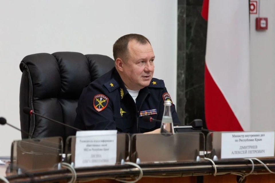 Члены Общественной палаты Крыма приняли участие в итоговом заседании Общественного совета при МВД по Республике Крым Члены Общественной палаты Крыма приняли участие в итоговом заседании Общественного совета при МВД по Республике Крым