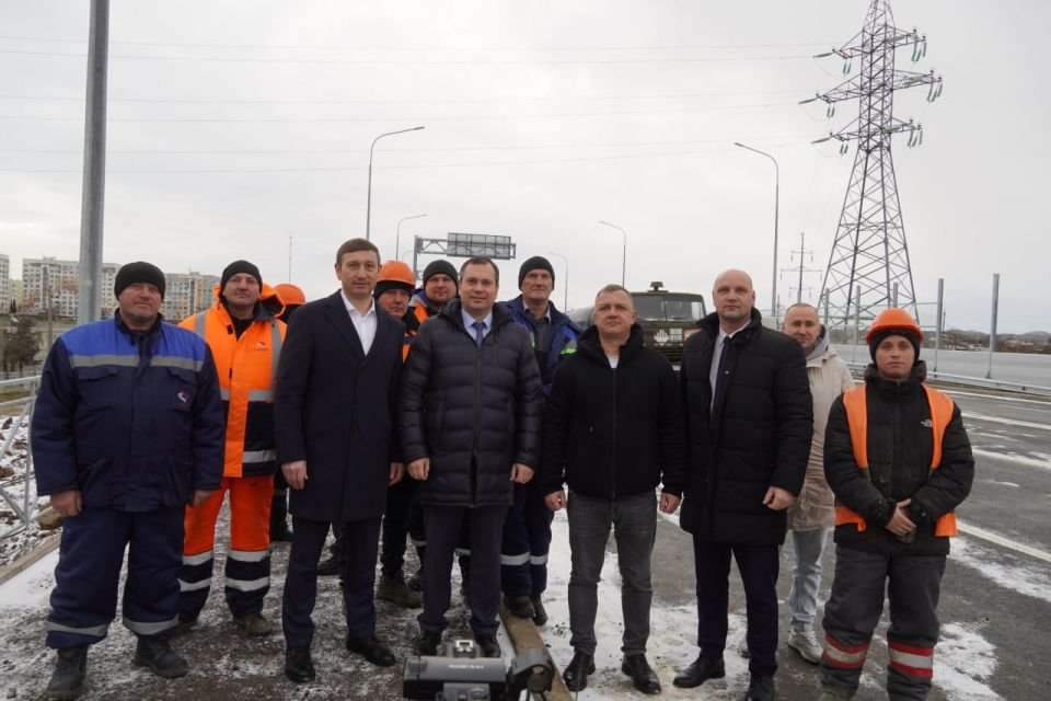 В Керчи торжественно запустили рабочее движение по обновленному путепроводу на шоссе Героев Сталинграда В Керчи торжественно запустили рабочее движение по обновленному путепроводу на шоссе Героев Сталинграда