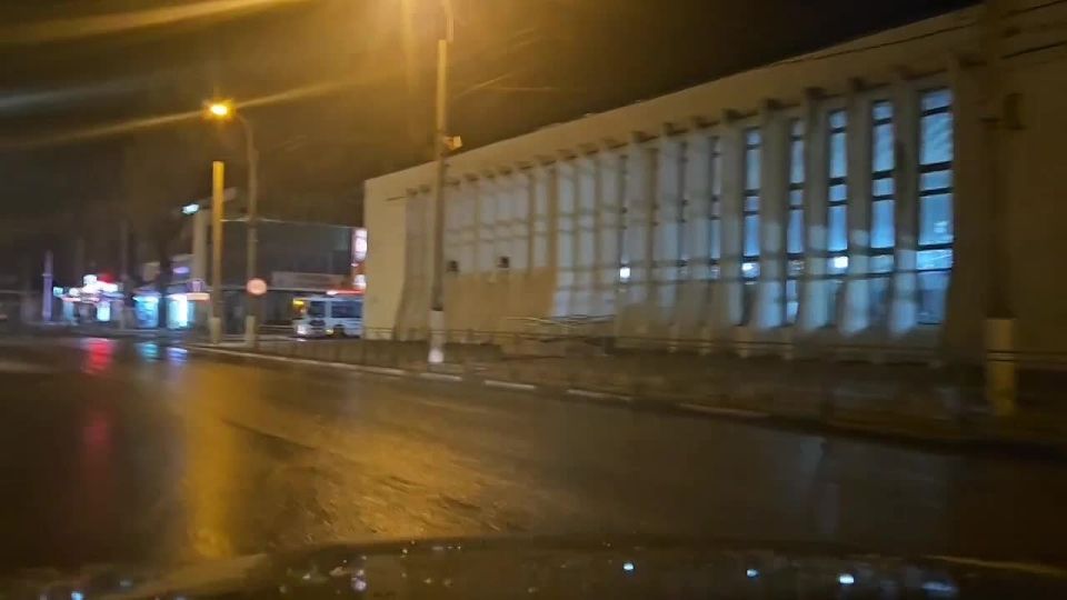 В последние дни изза переменчивого температурного режима и осадков на дорогах города образуется гололедица