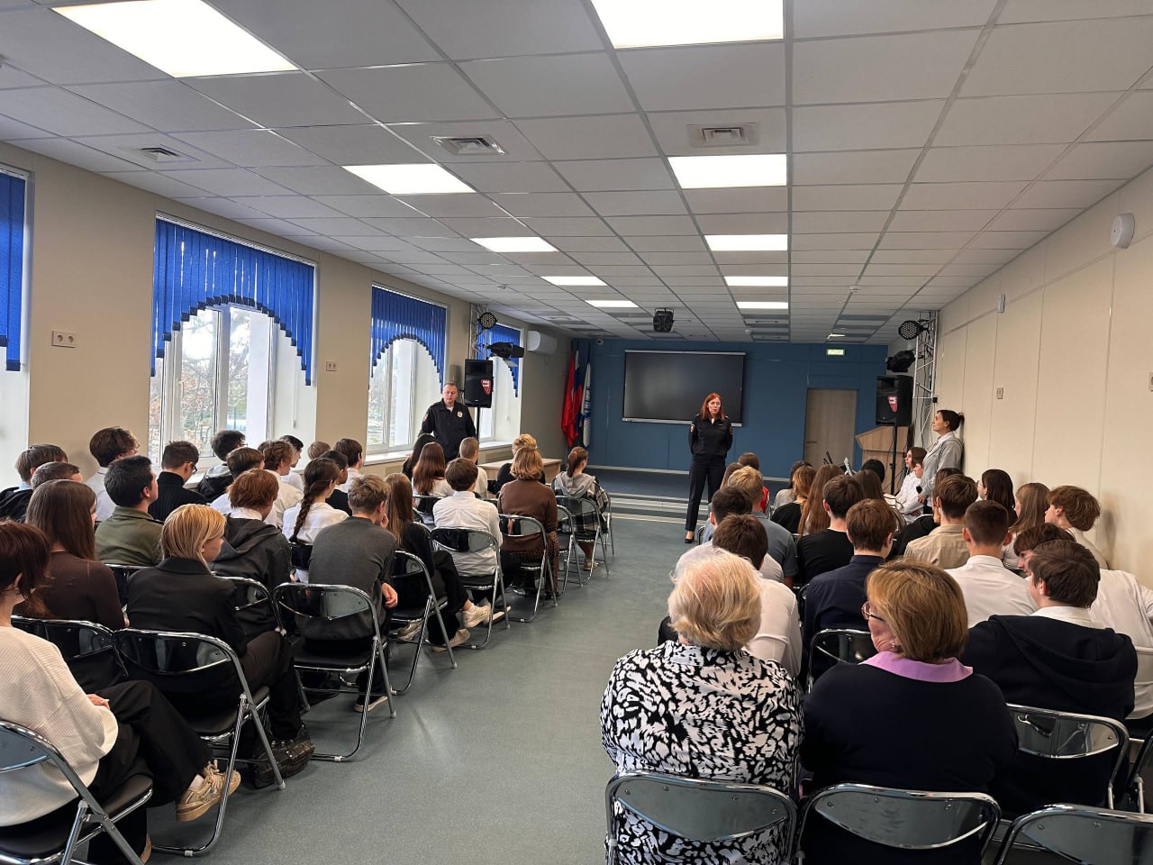 Госавтоинспекторы Севастополя провели мероприятия, направленные на снижение детского дорожно-транспортного травматизма в посёлке Кача Госавтоинспекторы Севастополя провели мероприятия, направленные на снижение детского дорожно-транспортного травматизма в посёлке Кача