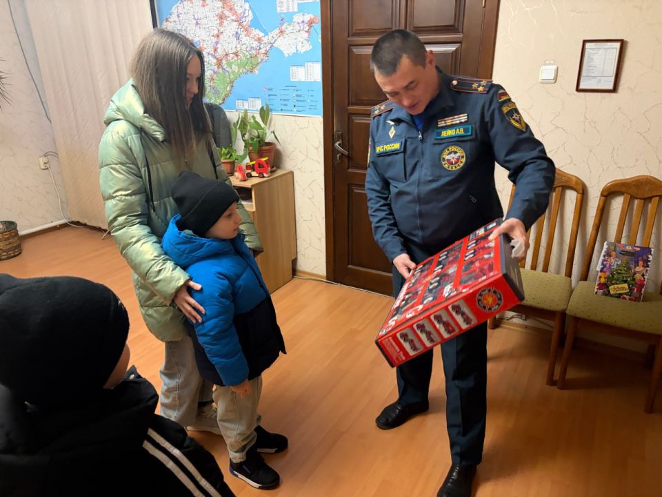 Предновогодние дни традиционное время исполнения детских желаний Предновогодние дни традиционное время исполнения детских желаний