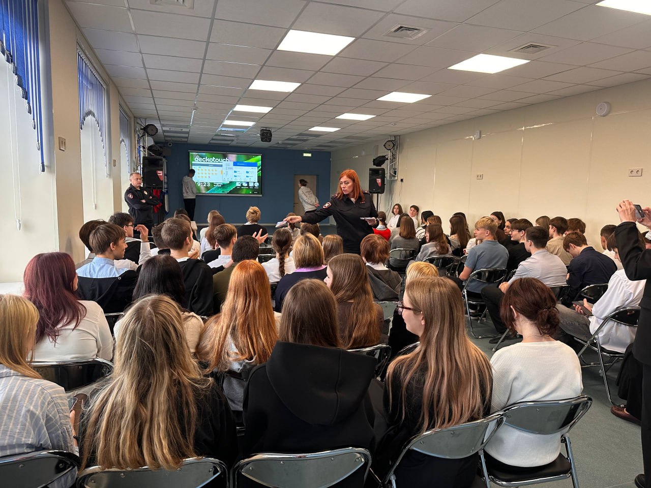 Госавтоинспекторы Севастополя провели мероприятия, направленные на снижение детского дорожно-транспортного травматизма в посёлке Кача Госавтоинспекторы Севастополя провели мероприятия, направленные на снижение детского дорожно-транспортного травматизма в посёлке Кача