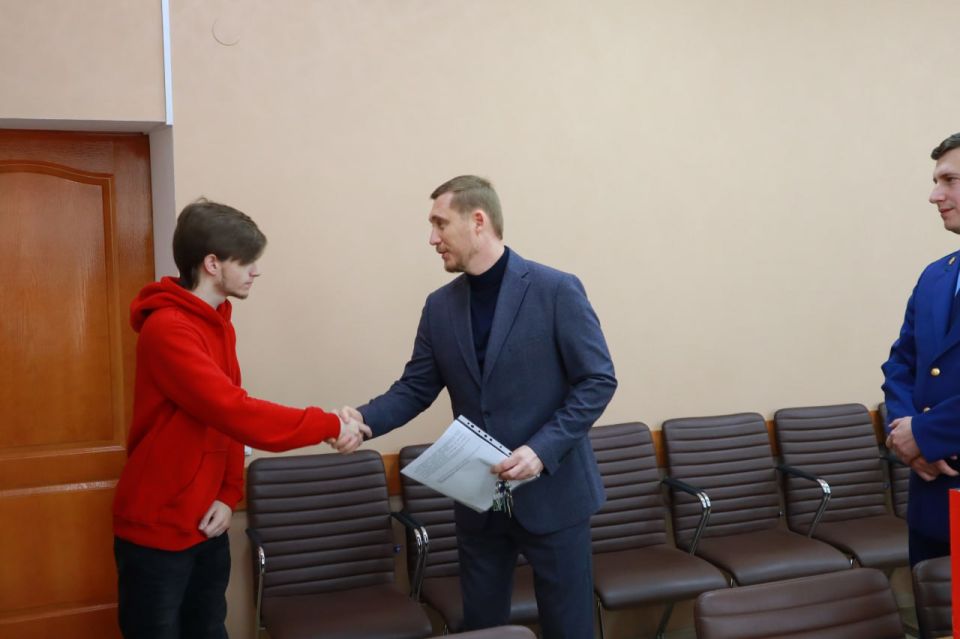 Дмитрий Чумаков: Под Новый год особенно хочется делиться добрыми новостями — именно в это время самые важные события воспринимаются по-особенному