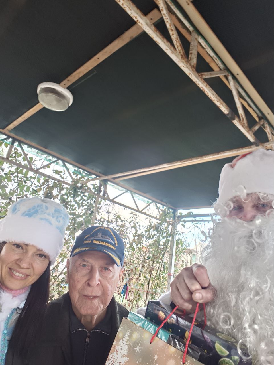 Время быстротечно, но оно не властно над подвигом, сколько бы лет ни прошло, война не уйдет из памяти Время быстротечно, но оно не властно над подвигом, сколько бы лет ни прошло, война не уйдет из памяти