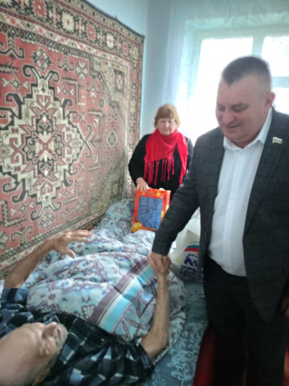 Время быстротечно, но оно не властно над подвигом, сколько бы лет ни прошло, война не уйдет из памяти Время быстротечно, но оно не властно над подвигом, сколько бы лет ни прошло, война не уйдет из памяти