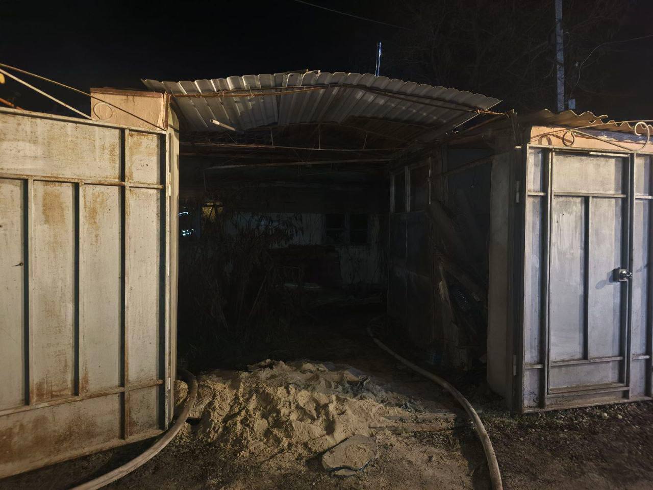 Прокуратура республики контролирует установление обстоятельств пожара в городе Феодосии, в результате которого погиб мужчина